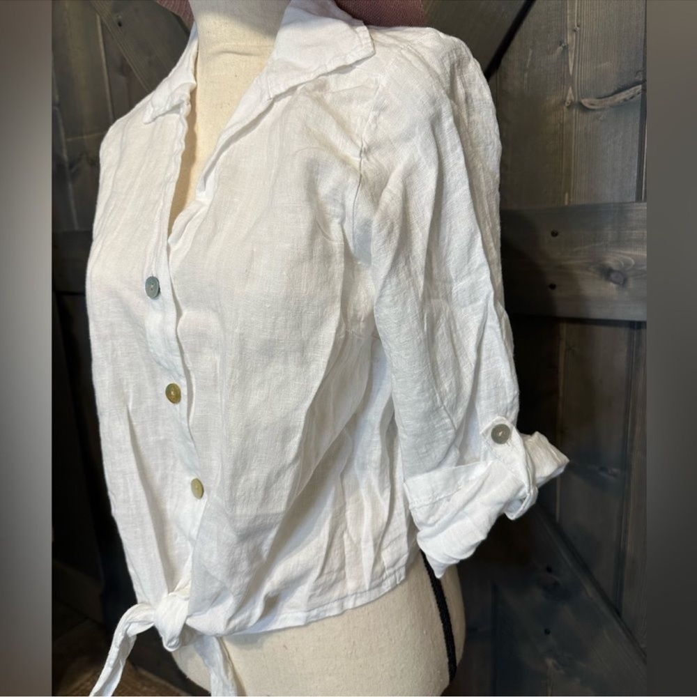 Italian Linen Button-Up Blouse - Picture 5 of 9